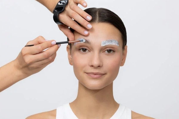 How to Bleach Eyebrows: A Step-by-Step Guide for Salon Professionals - Eyebrow Bleaching Tutorial - eyebrow tints - refectocil australia